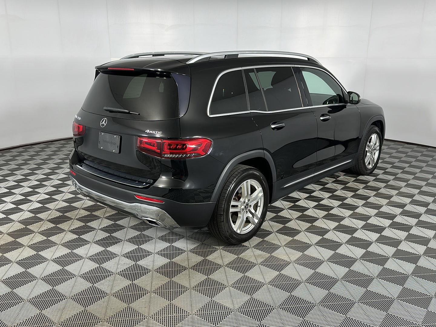 Used 2021 Cosmos Black Metallic Mercedes-Benz GLB 250 image 8