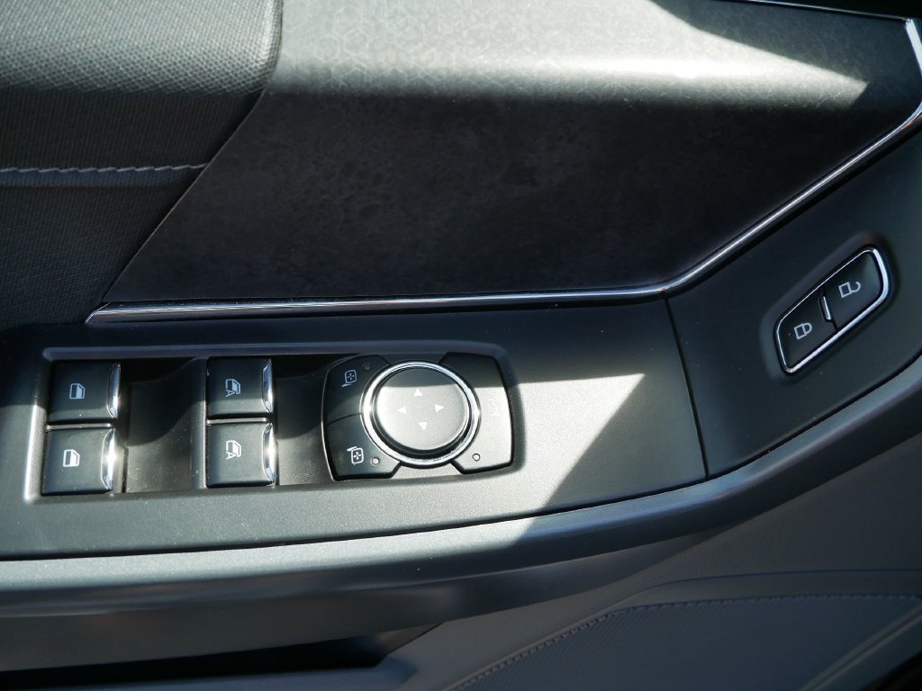 Used 2024 White Ford XLT image 18