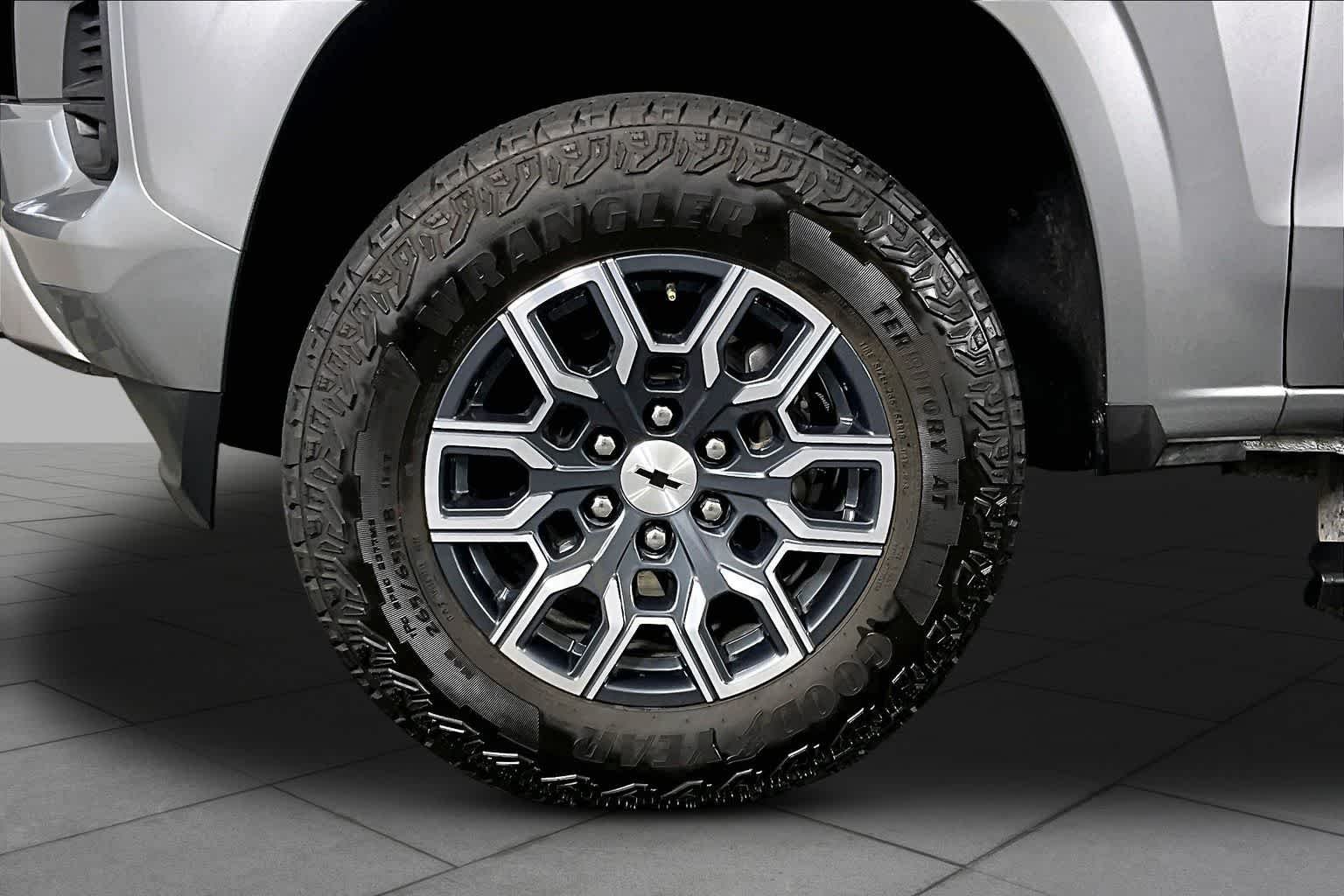 Used 2024 Sterling Gray Metallic Chevrolet 4WD Z71 image 11