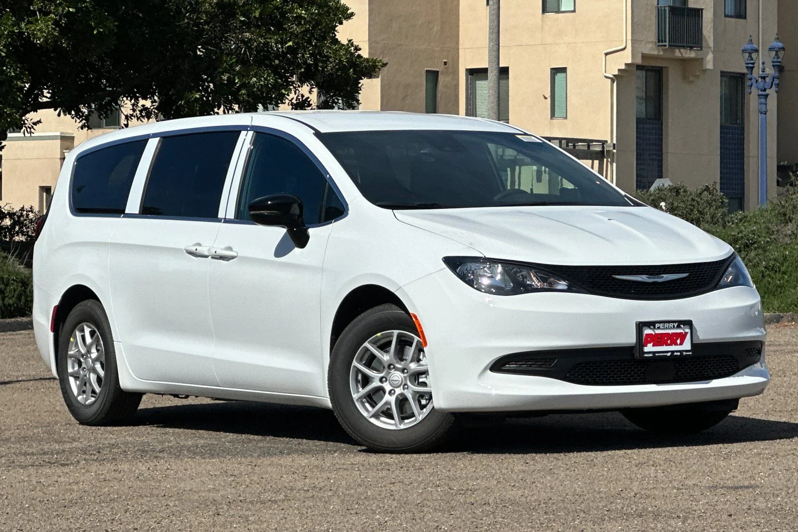 2026 Chrysler Voyager LX's photo