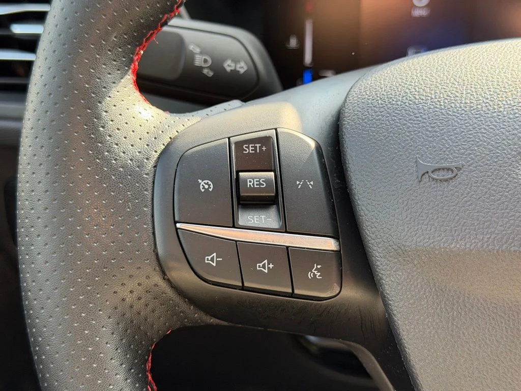 Used 2024 Gray Ford ST-Line image 29