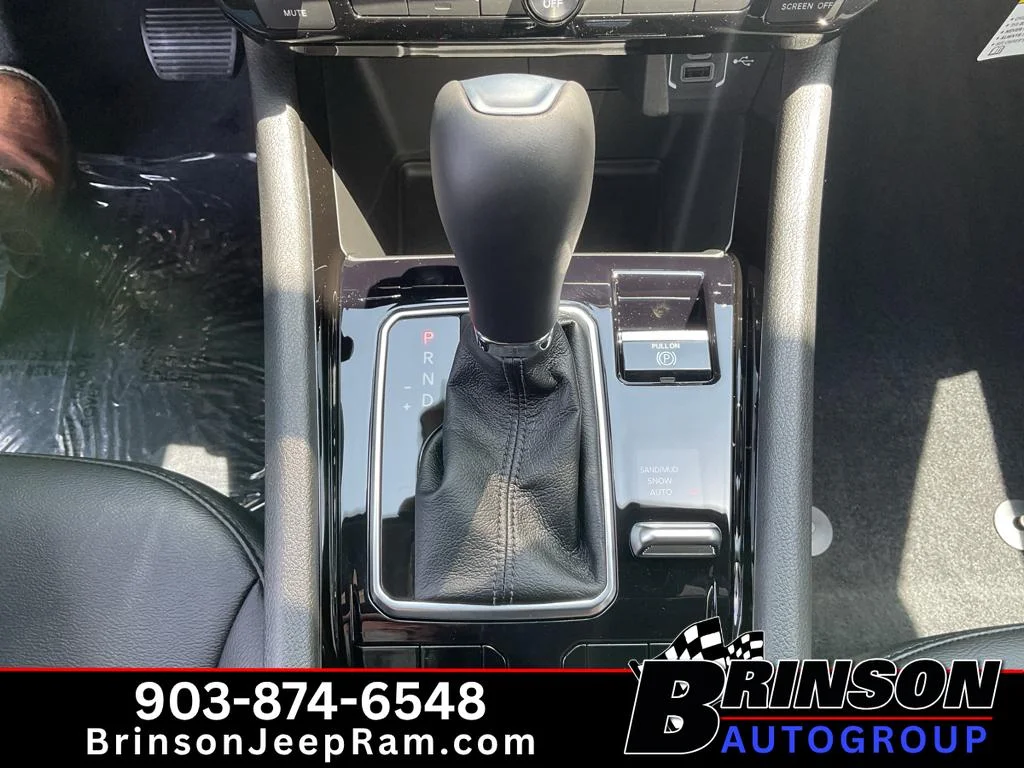 New 2026 Sting-Gray Clearcoat Jeep Latitude Altitude image 13