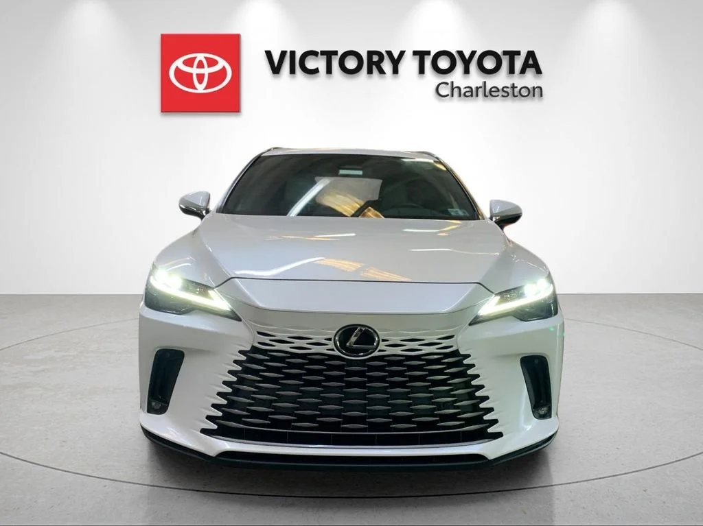 Used 2023 White Lexus 350 Premium Plus image 8