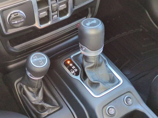 Used 2021 White Jeep Unlimited Sahara Altitude image 25