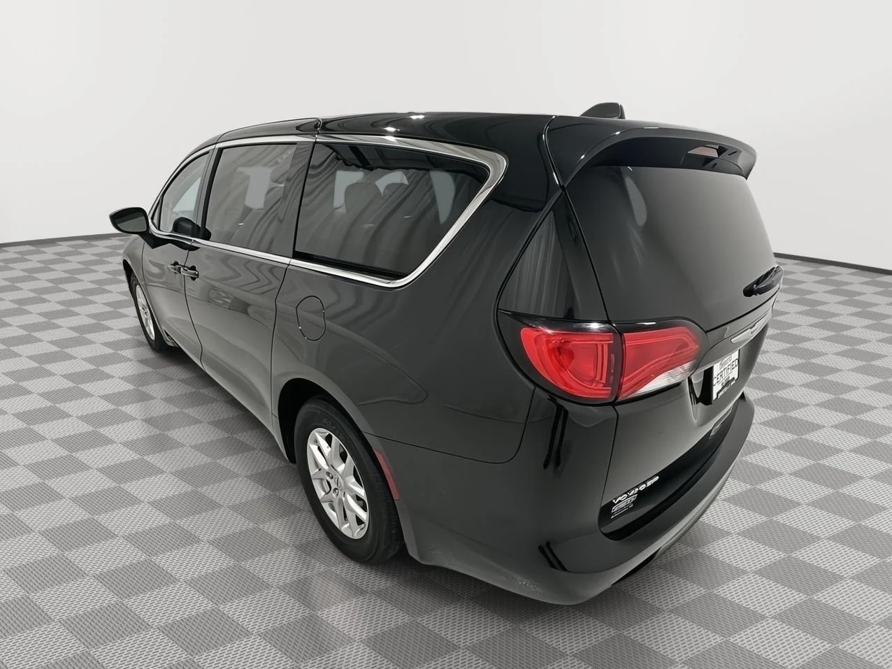 Used 2024 Diamond Black Crystal Pearlcoat Chrysler LX image 3