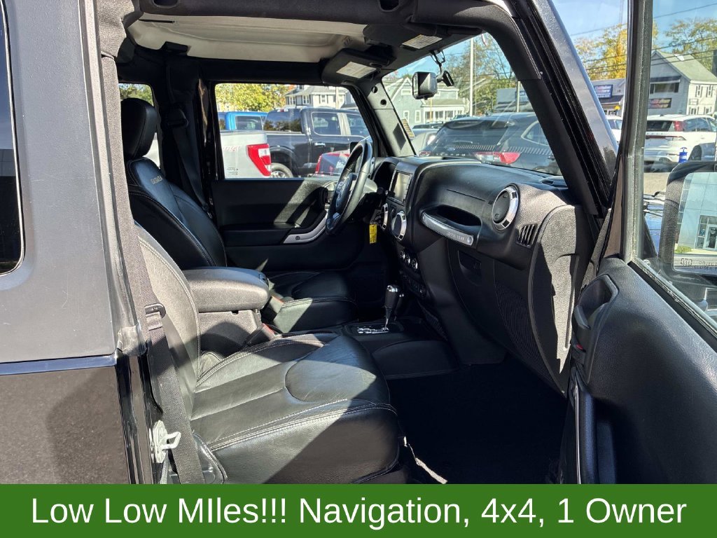 Used 2015 Black Jeep Sahara image 9