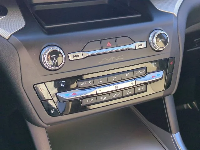 Used 2020 White Ford XLT image 24