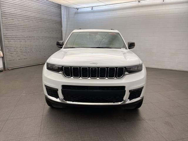 New 2025 Bright White Clear-Coat Exterior Paint Jeep Limited image 6