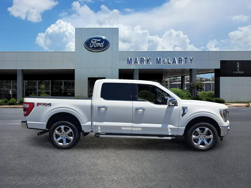 Used 2022 White Metallic FORD LARIAT 4WD SUPERCREW 5.5