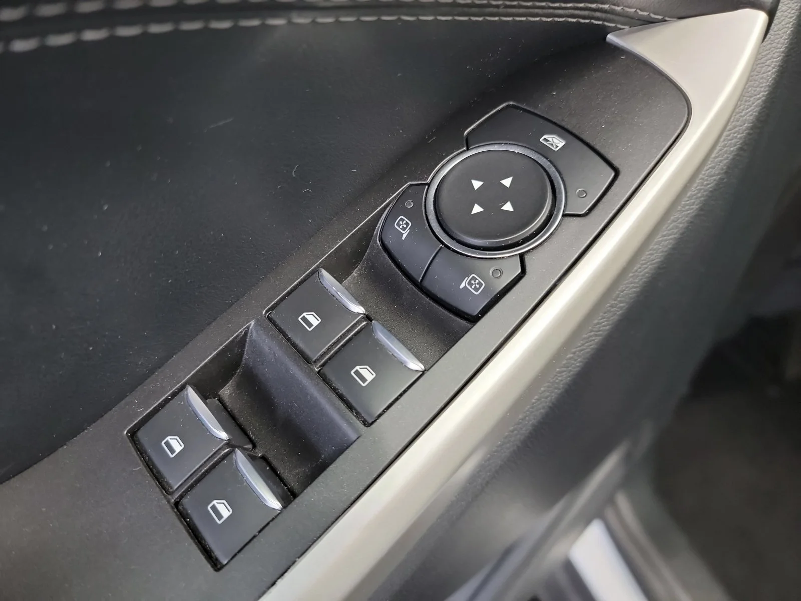 Used 2021 Oxford White Ford XLT image 13