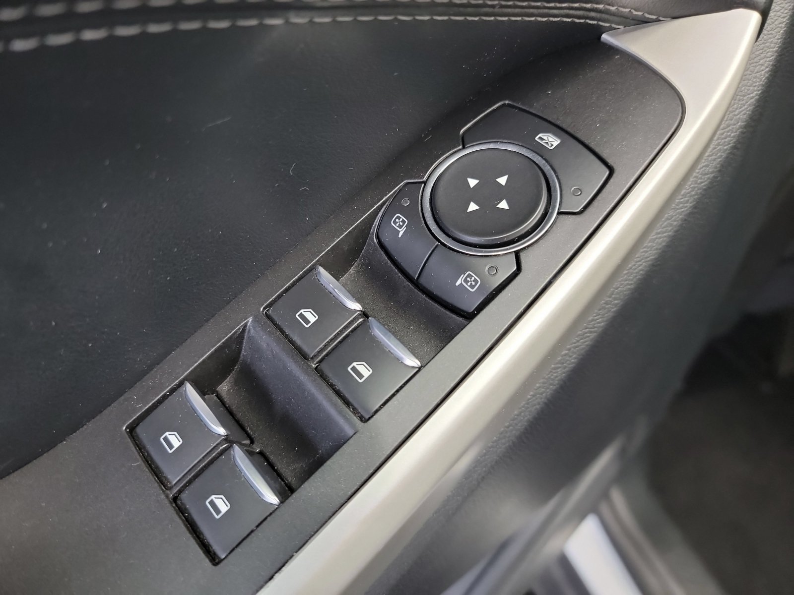 Used 2021 Oxford White Ford XLT image 13