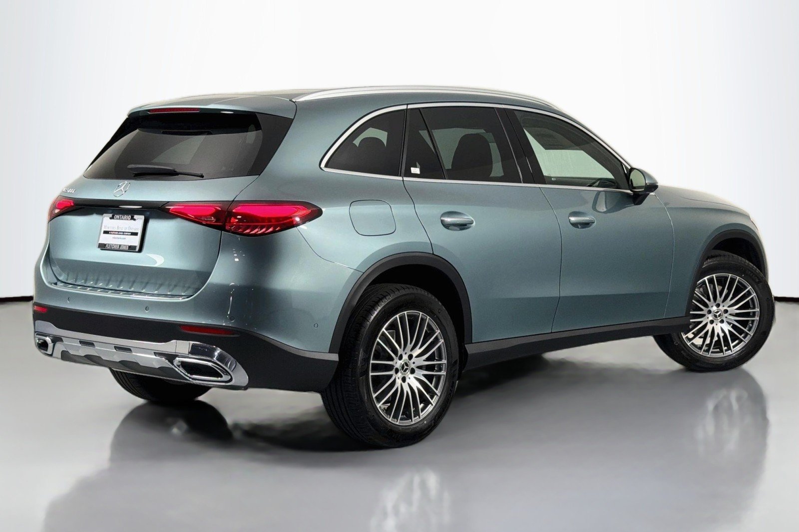 New 2026 Verde Silver Metallic Mercedes-Benz GLC 300 SUV image 11