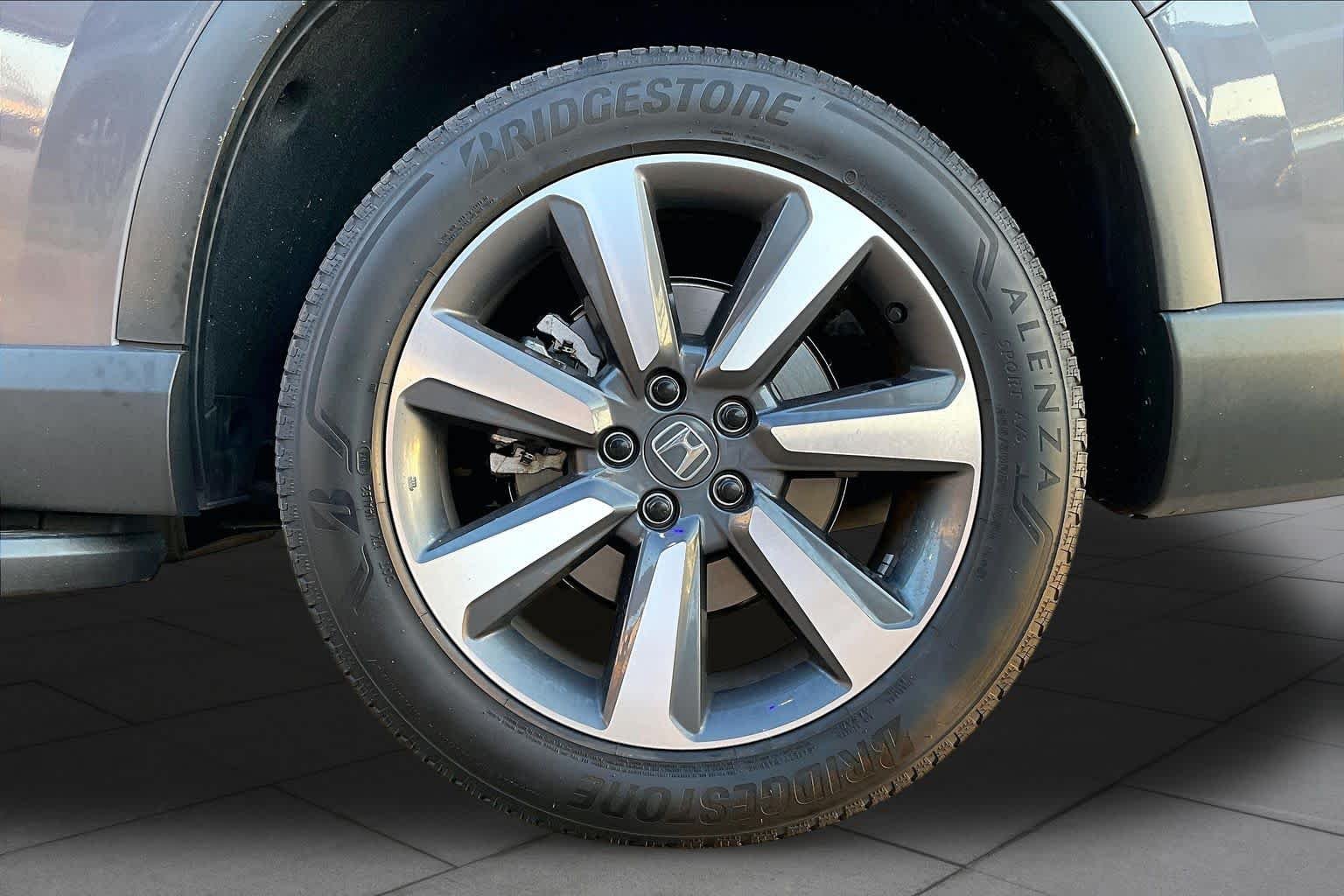 Certified Used 2025 Modern Steel Metallic Honda Elite image 11