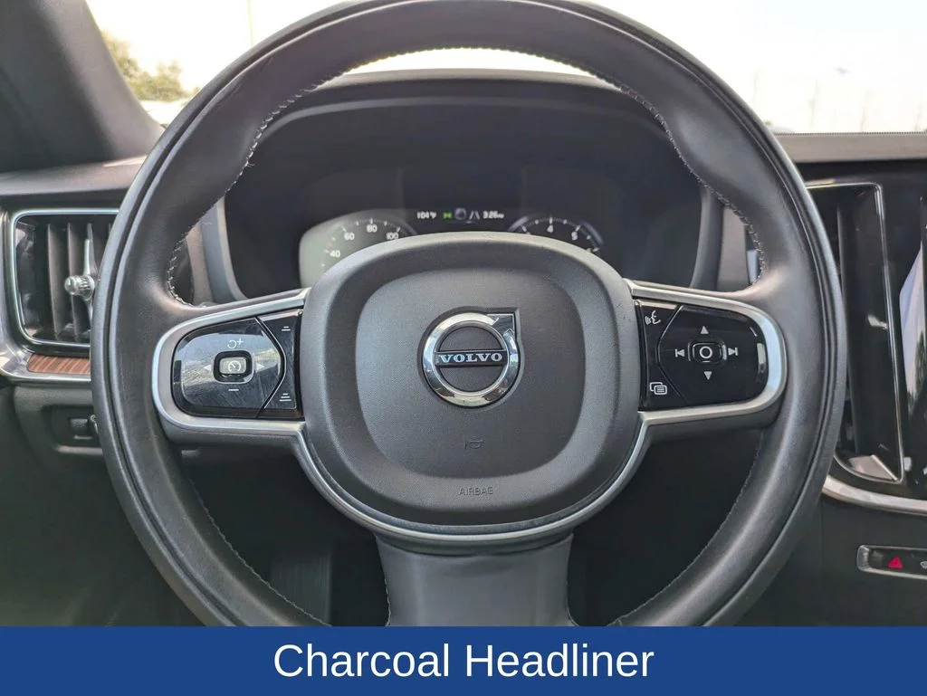 2020 Volvo V60 26