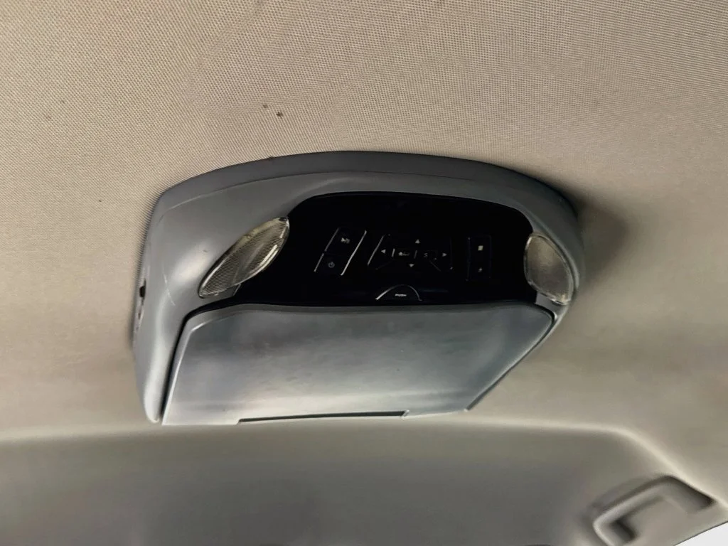 Used 2016 Midnight Black Metallic Toyota SE image 27