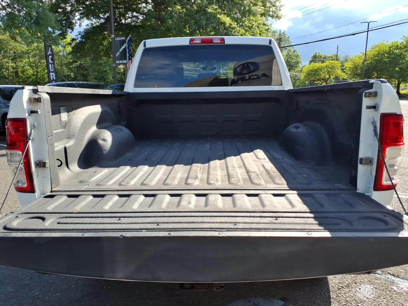 Used 2024 Bright White Clear Coat (pw7) RAM Big Horn image 15