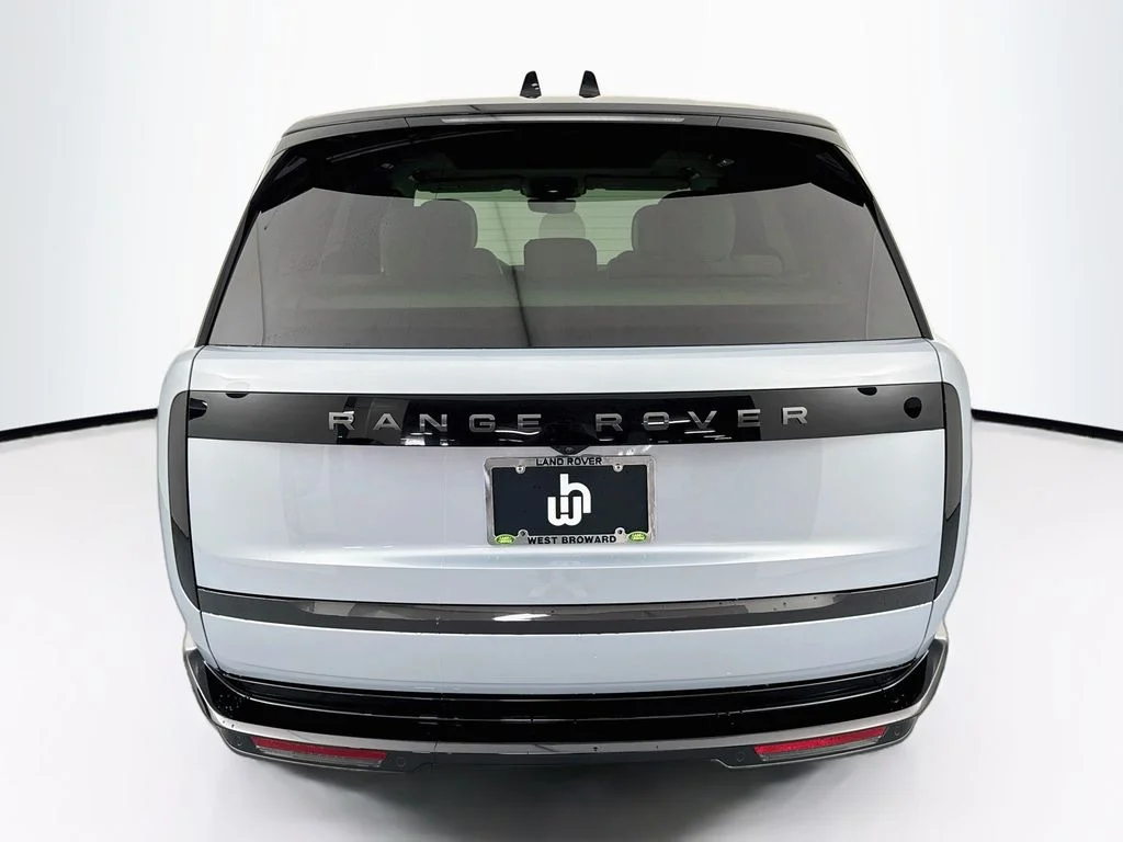 New 2026 Ionian Silver in Gloss finish Land Rover SE image 6