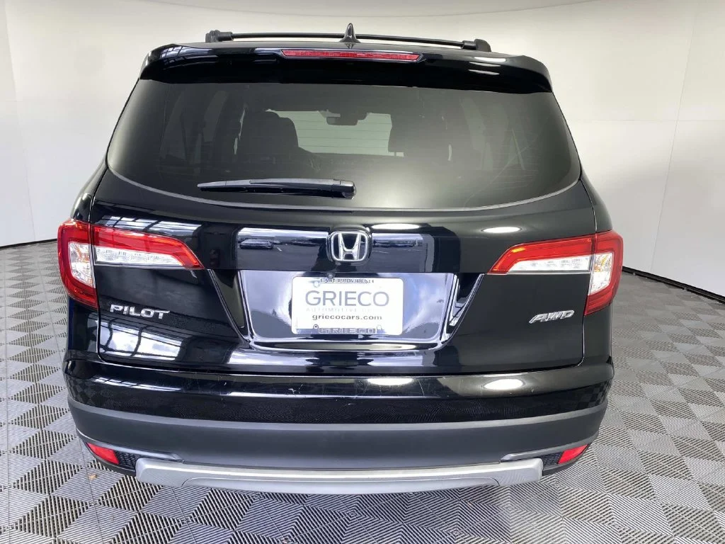 Used 2020 Crystal Black Pearl Honda EX-L image 7