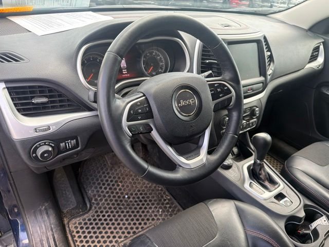 Used 2015 Blue Jeep Trailhawk image 15