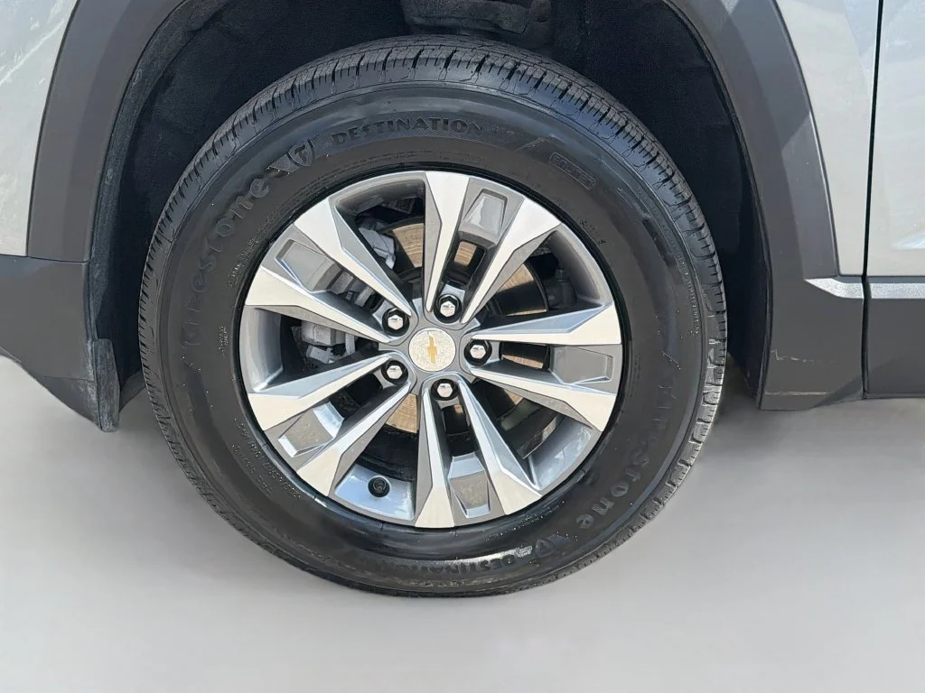 Used 2025 Gray Chevrolet LT image 41