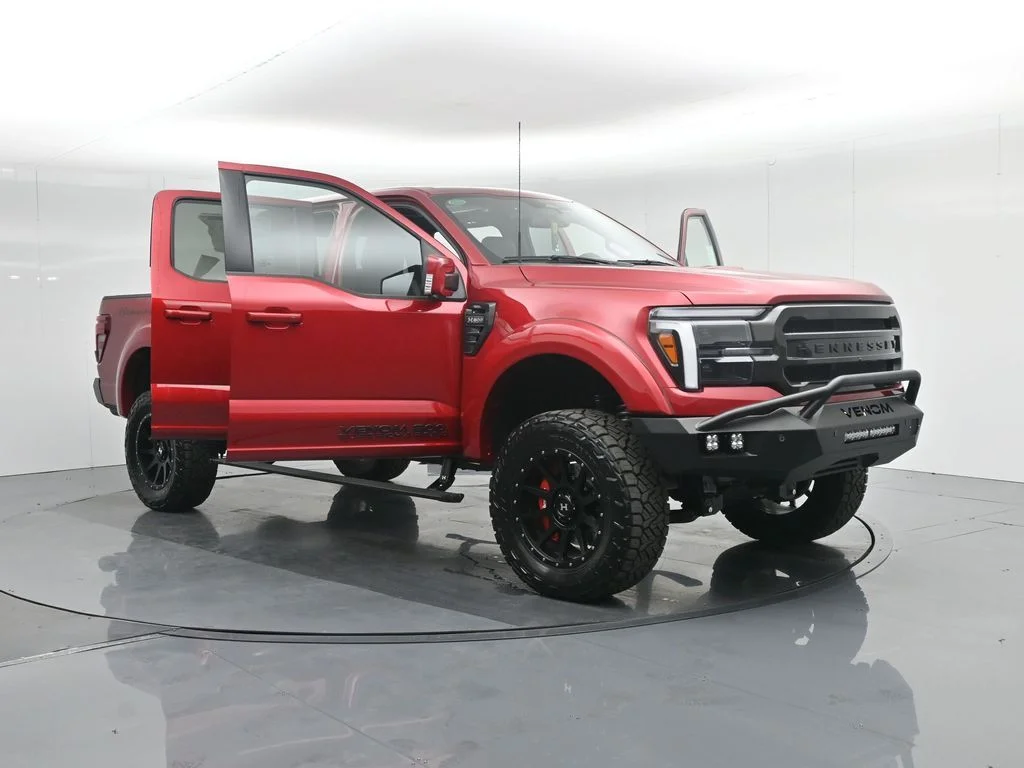 New 2025 Rapid Red Metallic Tinted Clearcoat Ford Lariat image 36