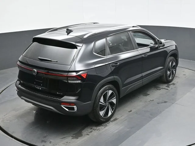 New 2026 Black Volkswagen 1.5T SE image 17