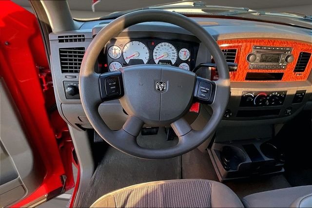 Used 2006 Red Dodge SLT image 5
