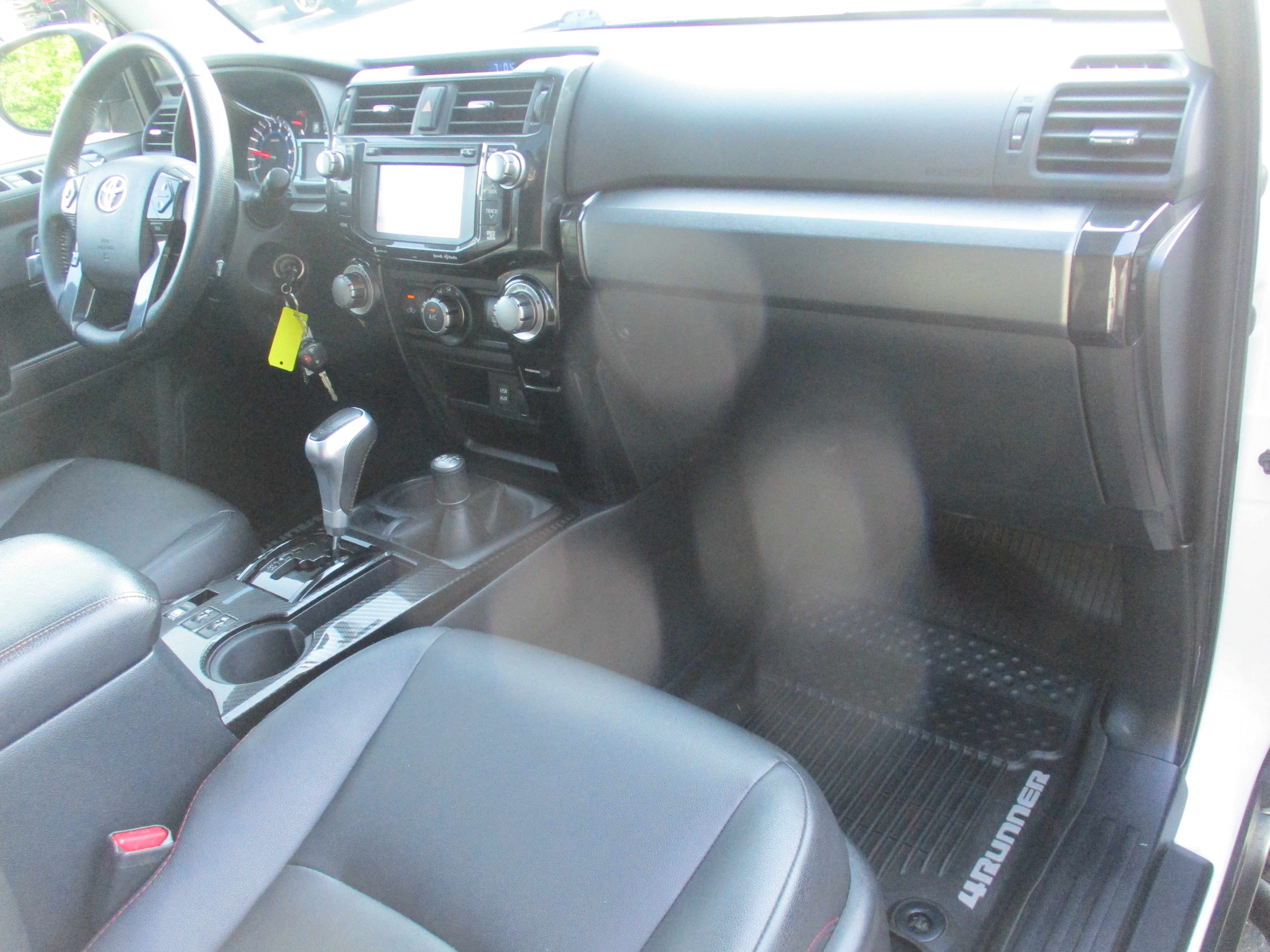 Used 2017 SUPER WHITE Toyota  image 36