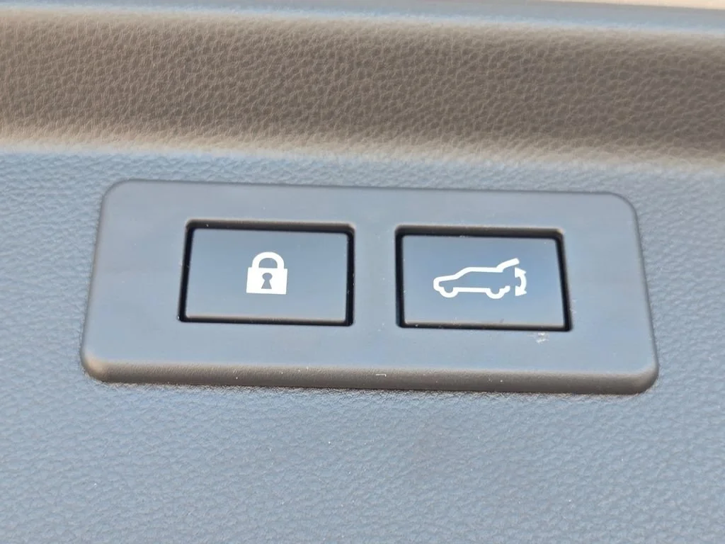 Used 2022 Ice Silver Metallic Subaru Wilderness image 31
