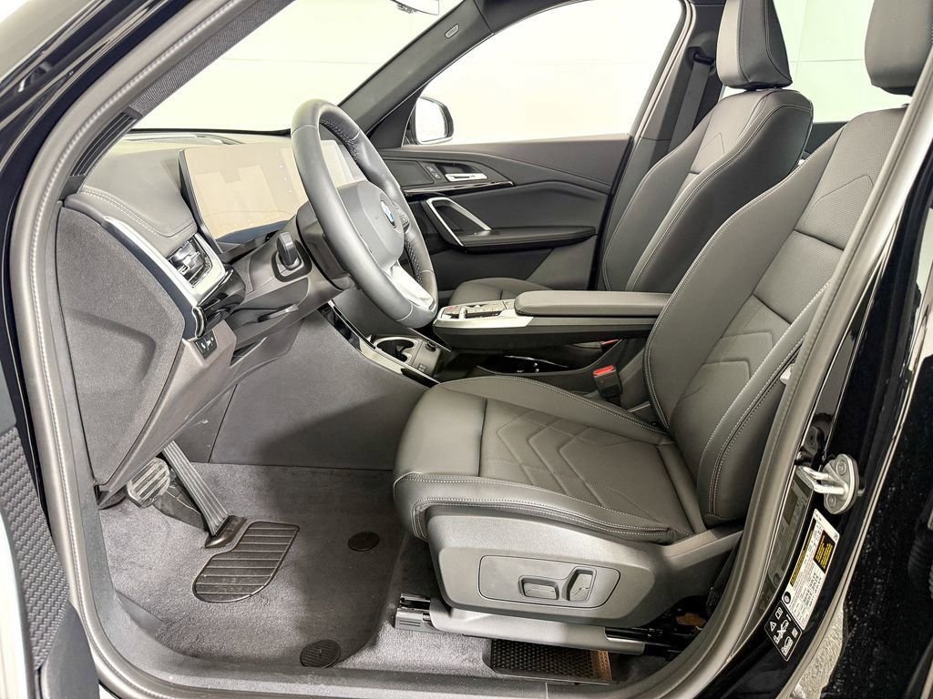 Certified Used 2025 Jet Black BMW xDrive28i image 36