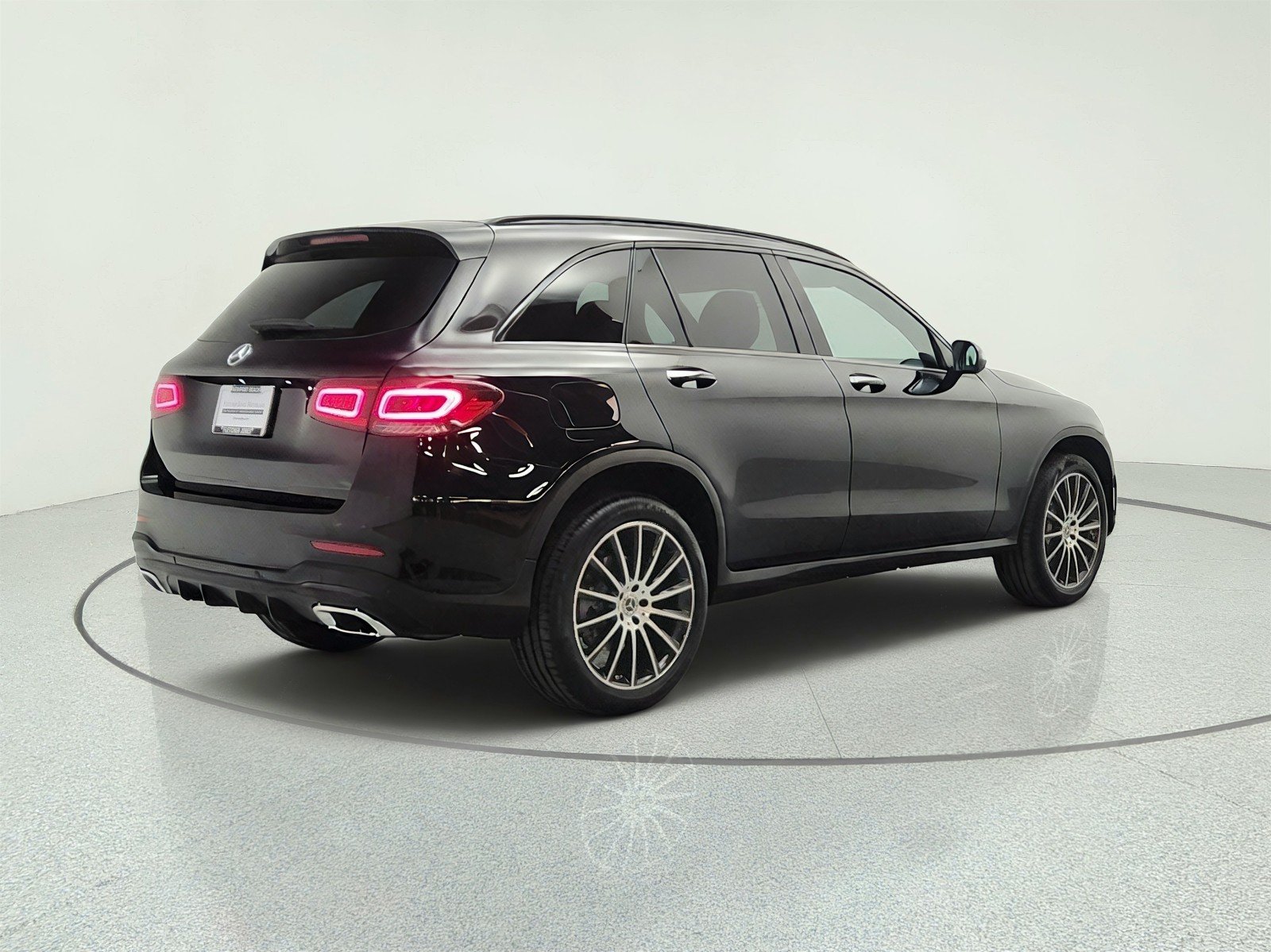 Used 2022 Black Mercedes-Benz GLC 300 SUV image 5