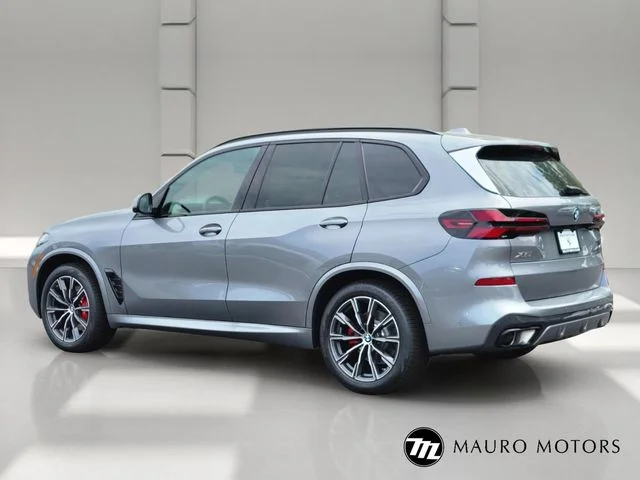 Used 2026 Gray BMW xDrive40i image 5