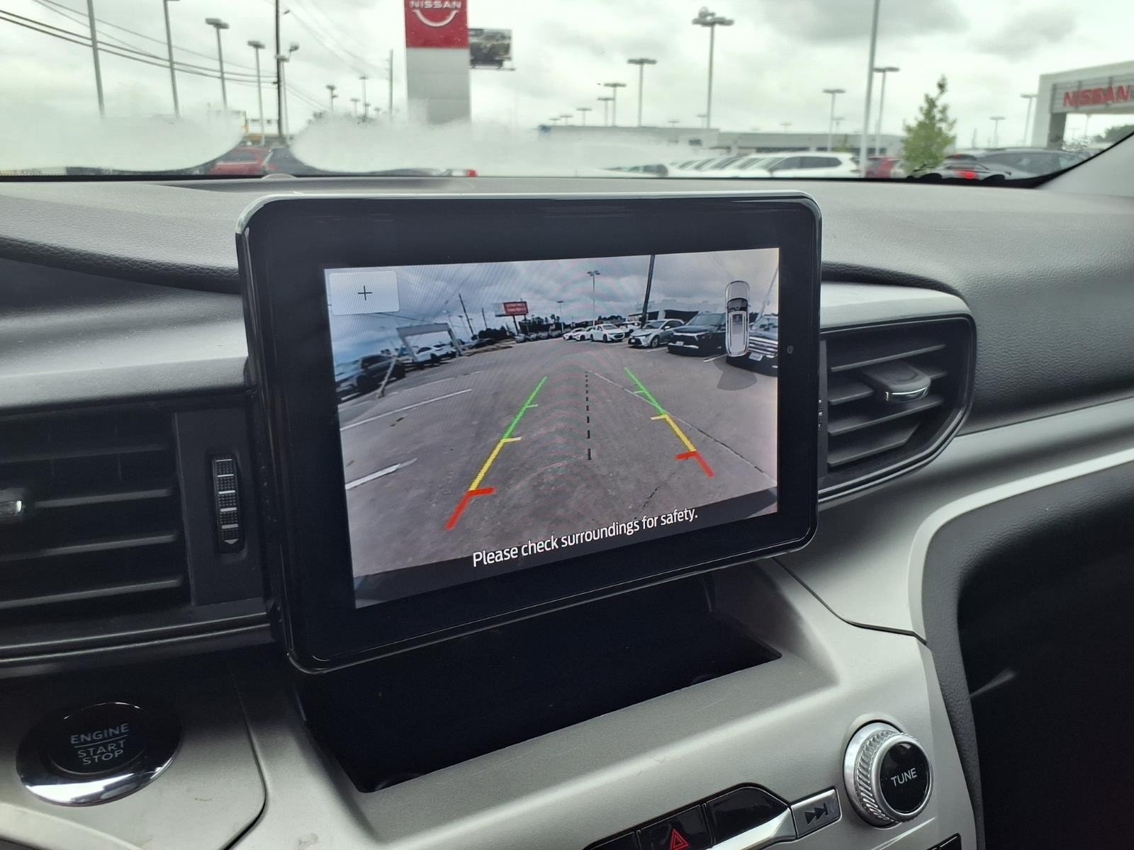 2022 Ford Explorer photo 23 of 26