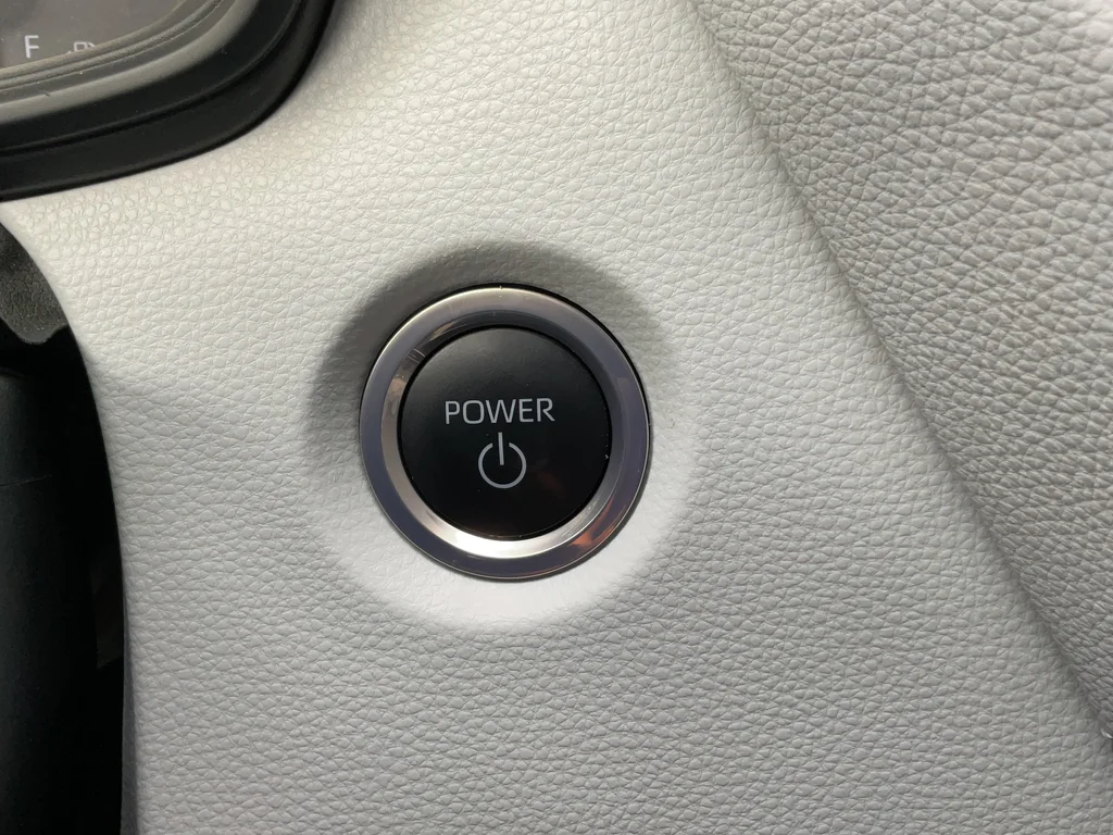 Used 2023  Toyota SE image 13