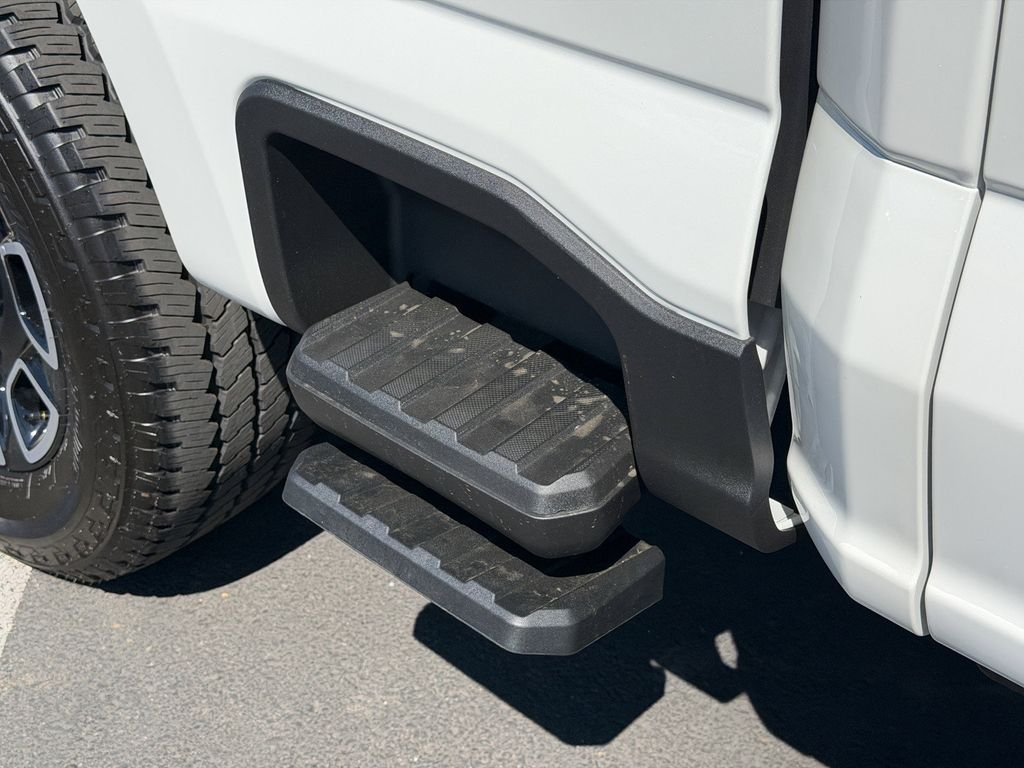 New 2026 Star White Metallic Tri-Coat Ford F-250® Platinum® image 7