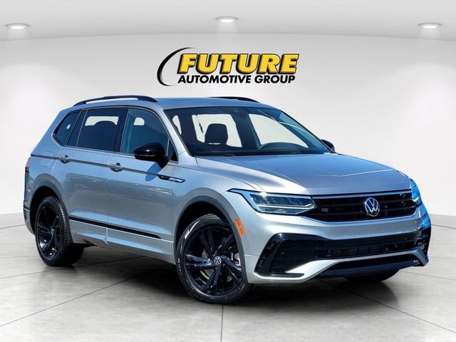 Used 2023 Silver Volkswagen 2.0T SE R-Line Black image 1