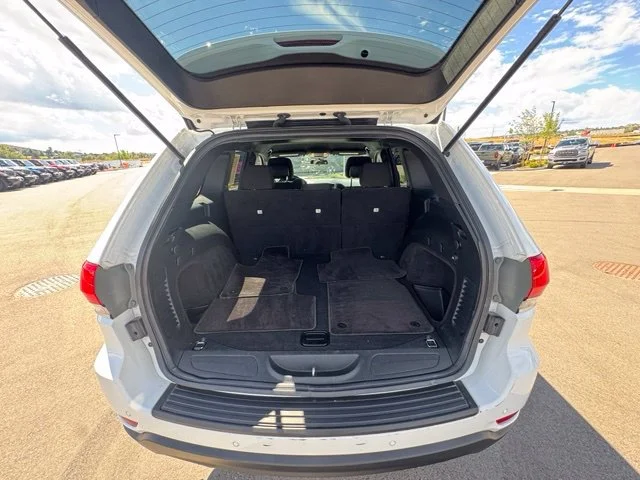 Used 2018 White Jeep Laredo E image 24