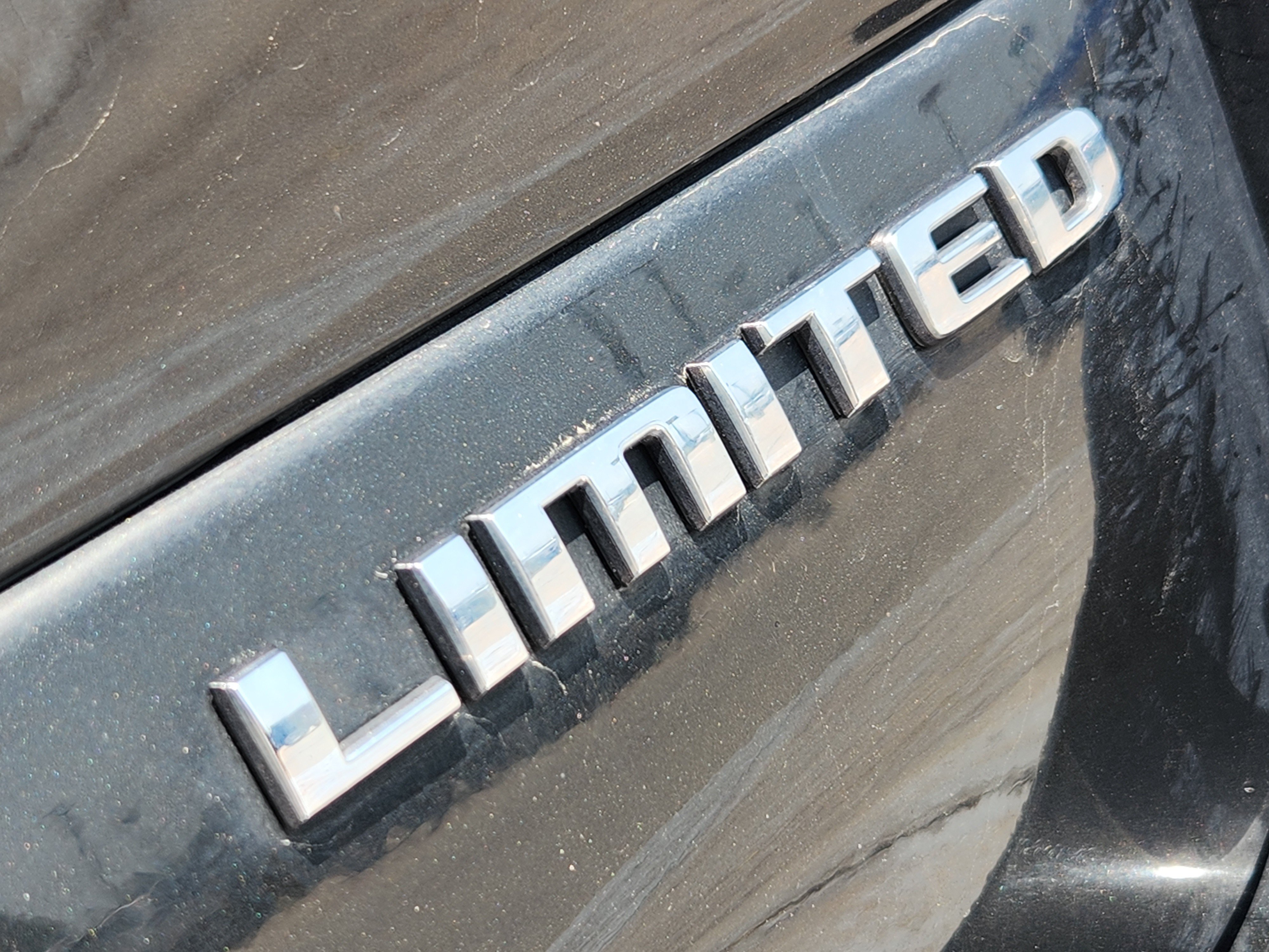 Used 2021 Rocky Mountain Pearlcoat Jeep Limited image 13