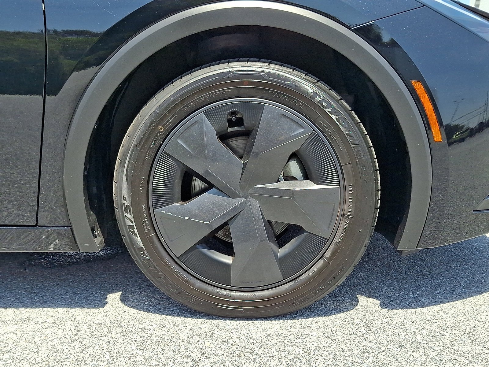 Used 2025 Midnight Black Metallic Toyota LE image 9