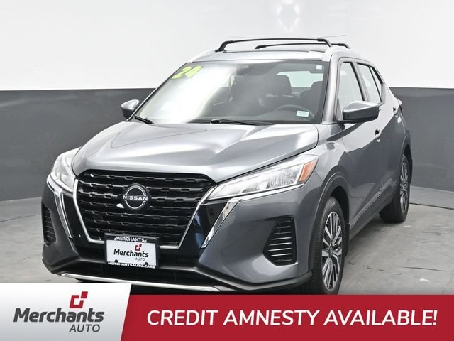 Used 2024 Gray Nissan SV image 2