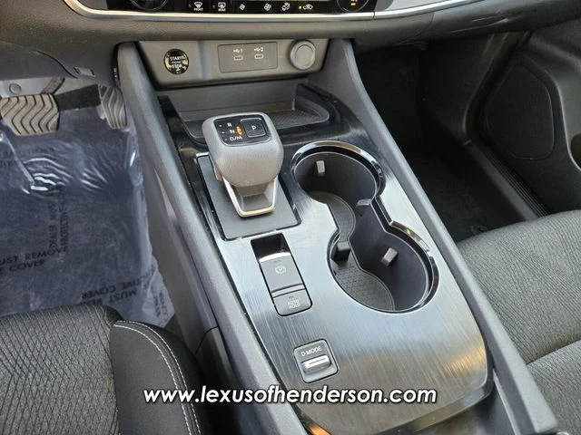 2025 Nissan Rogue SV - Photo 29