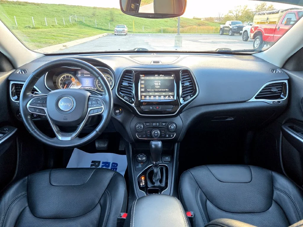 Used 2019 White Jeep Limited image 15