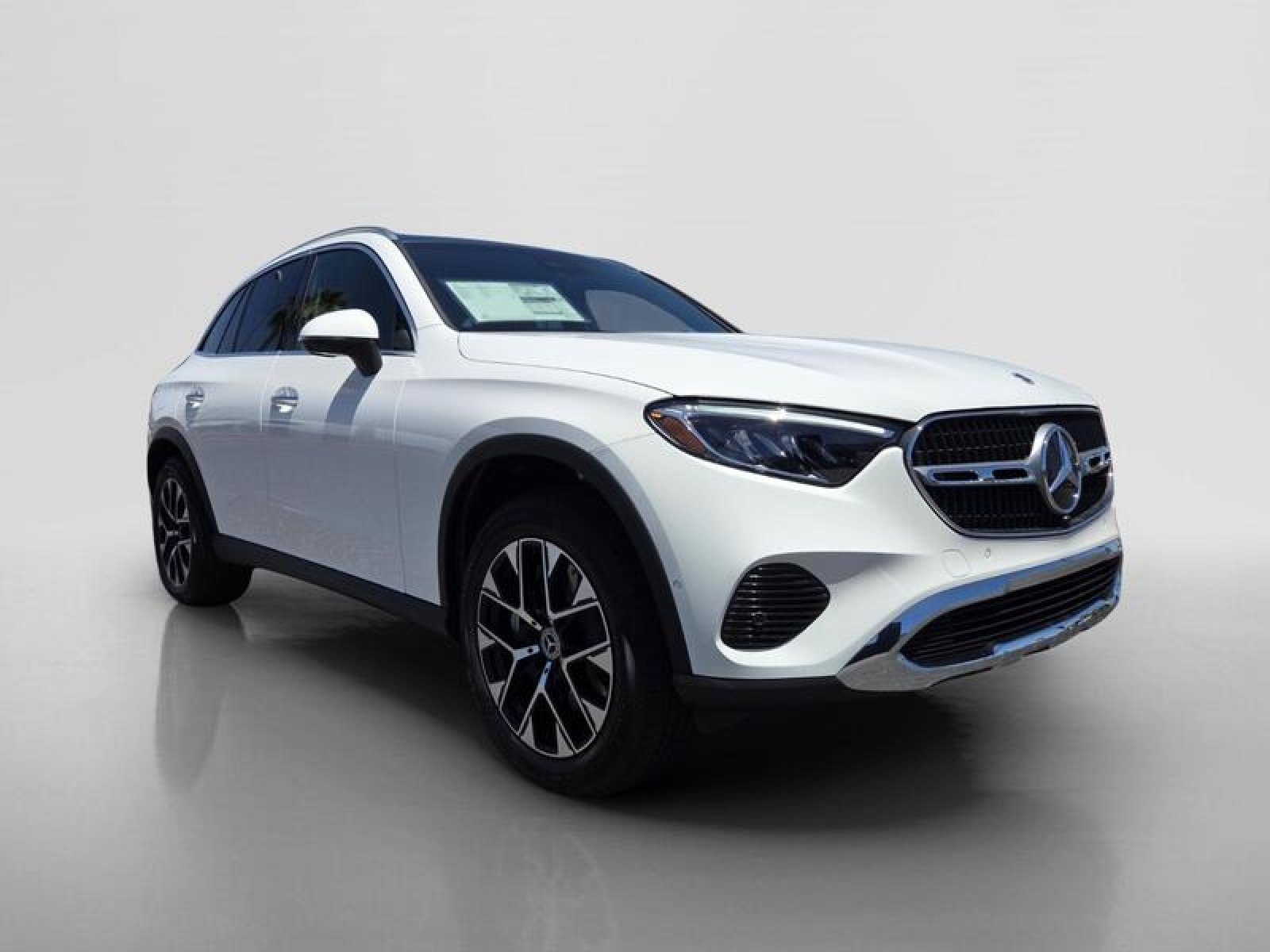 New 2026 Polar White Mercedes-Benz GLC 350e 4MATIC® SUV image 7