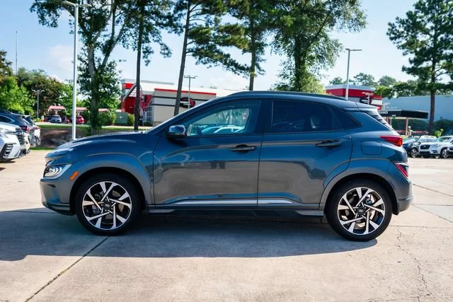 Used 2022 Thunder Gray Hyundai Limited image 2