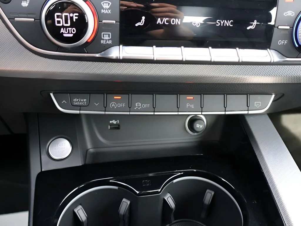 Used 2025  Audi 45 S line Premium image 28
