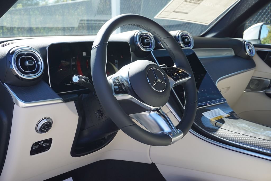 Used 2026 Polar White Mercedes-Benz GLC 300 image 24