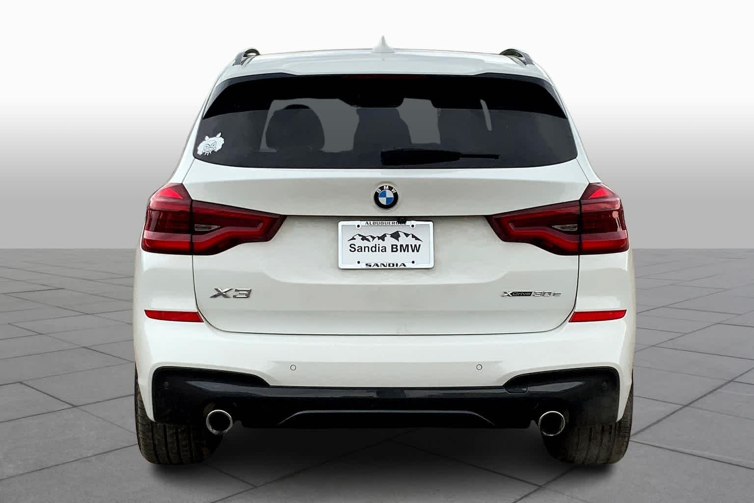Used 2021 Alpine White BMW xDrive30e image 4