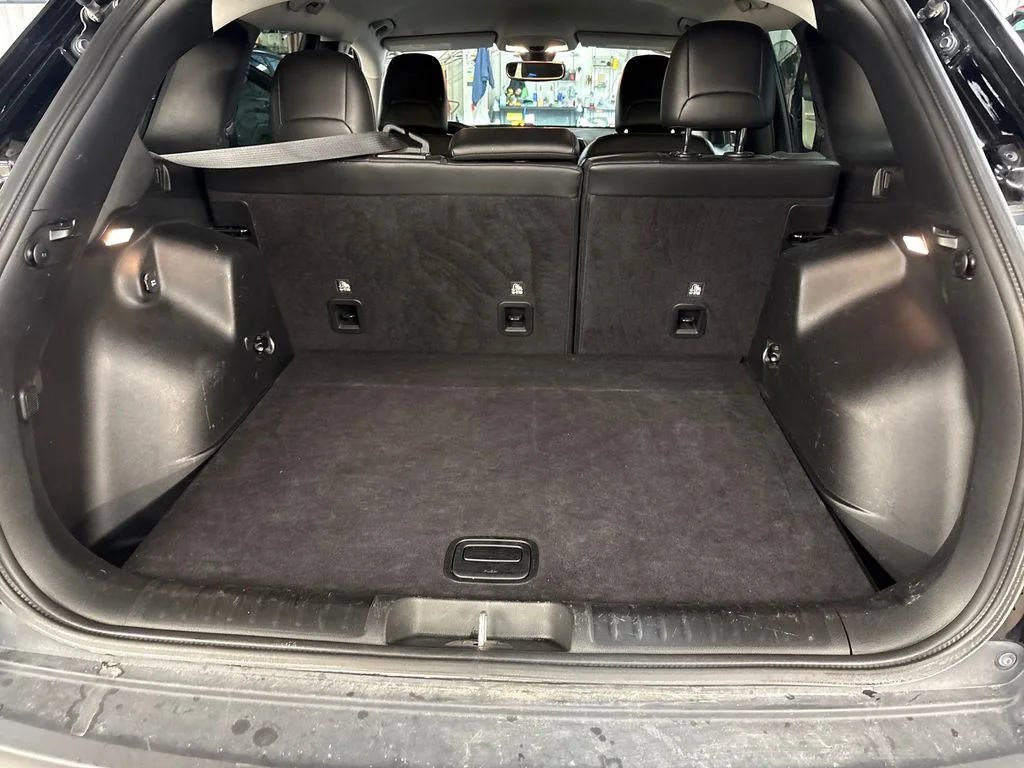 Used 2020 Black Jeep Trailhawk image 28