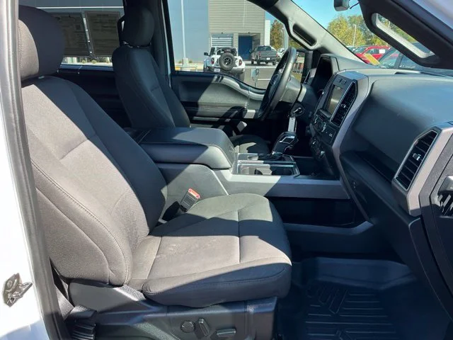 Certified Used 2019 Oxford White Ford XLT image 28