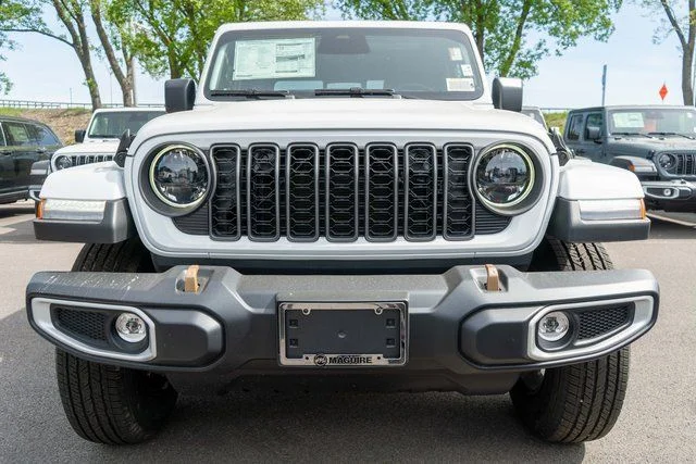 New 2026 White Jeep 85th Anniversary Edition image 3